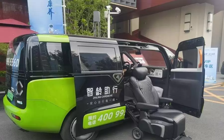 2026北京智慧康养机器人应用大赛收官，60余款产品展开实景比拼