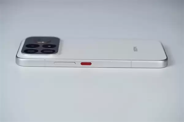185Hz高刷游戏利器!REDMI K100 Pro Max图赏