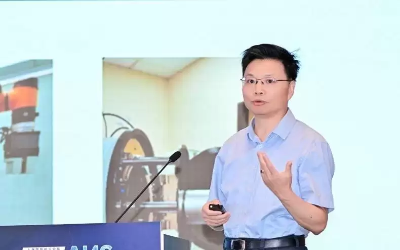 鄂维南解读科研“工业革命”大势，“机器科学家”将成未来科创中心标配