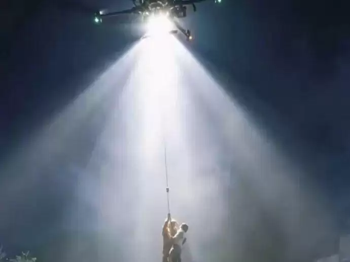 广西横州披露无人机吊人救援细节：救援人员和群众被无人机同时吊起的“神图”系AI生成，无人机“吊人”的情况有3到5例，在紧急情况下实施