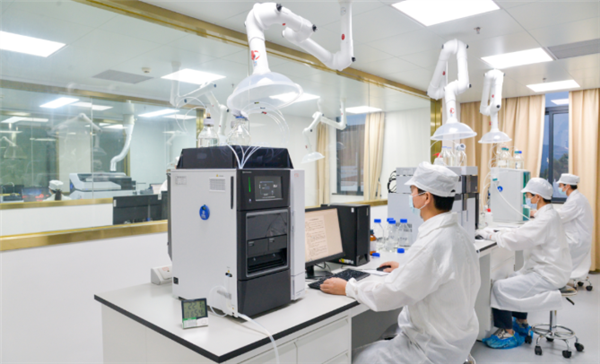 拯救手机发热 可能就靠中国科学家发明的新材料了