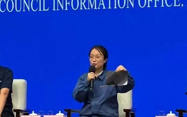 “手撕钢”如何炼成、“闪电”机器人半马夺冠有何秘诀?这场国新办发布会一一揭秘
