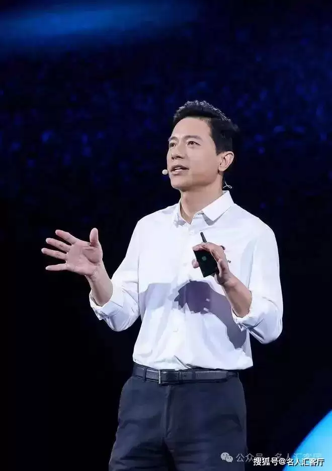 李彦宏二十年坚守AI路:从技术深耕到效果涌现,共赴美好智能未来