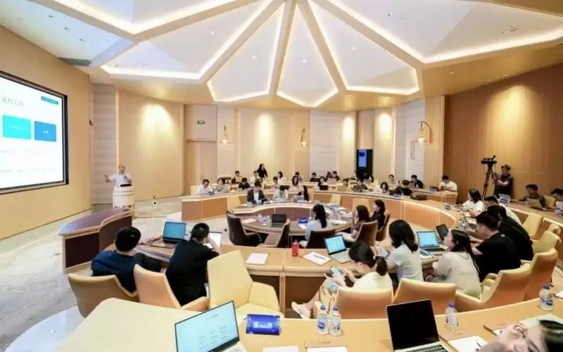 以AI重构不动产企业智能底座，地产专属大模型一体机来了