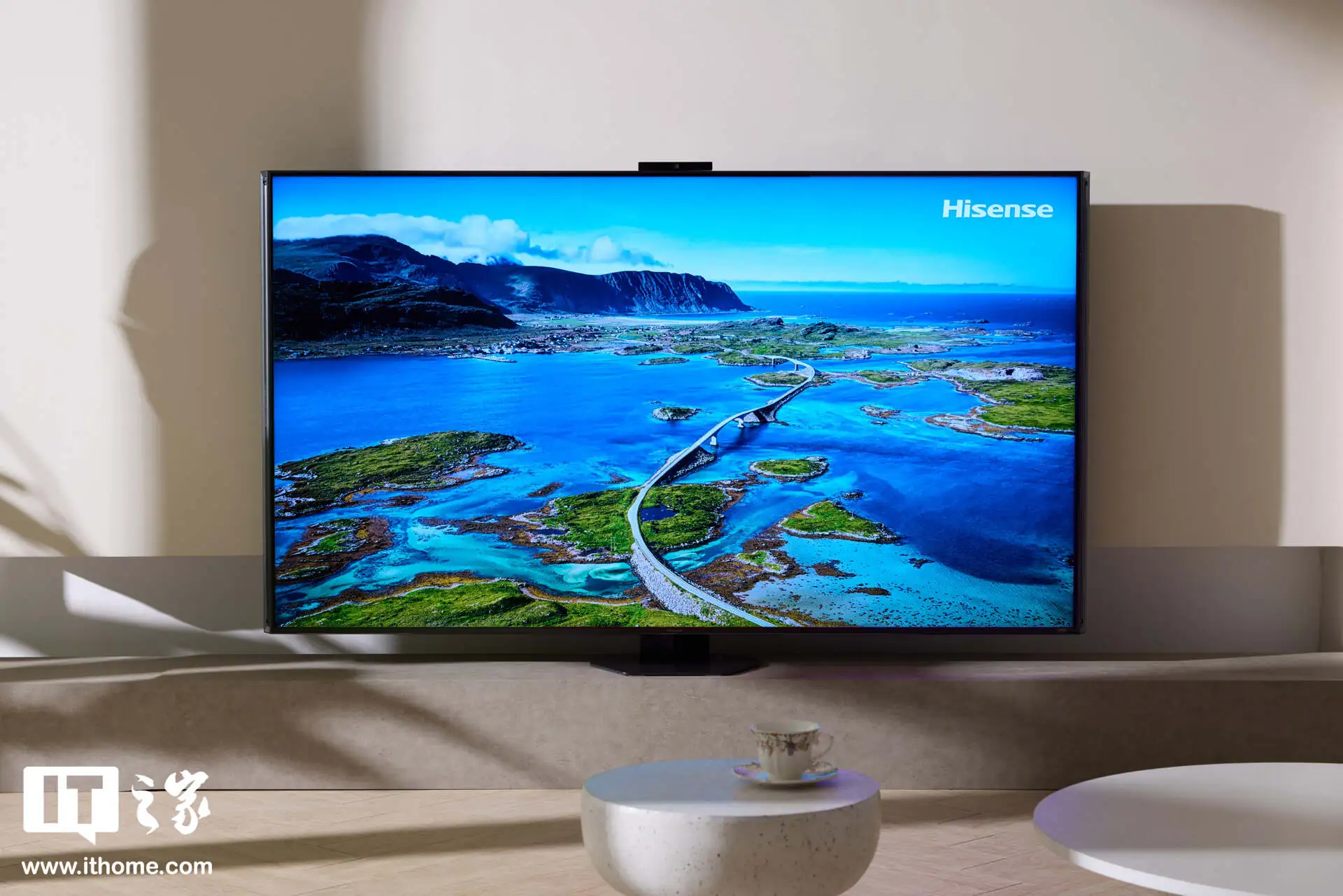 【IT之家评测室】海信 UX2026 款 RGB-Mini LED 电视体验:玲珑 4 芯真彩背光,中国技术再次定义全球彩电标准