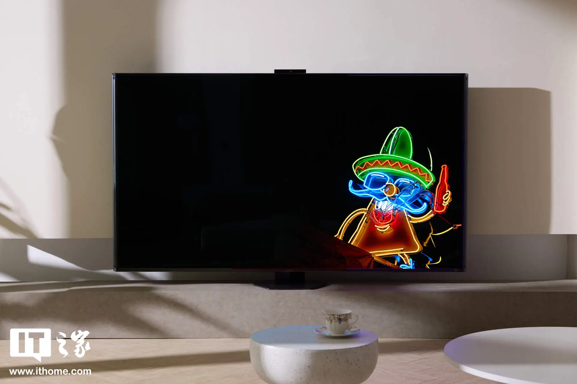 【IT之家评测室】海信 UX2026 款 RGB-Mini LED 电视体验:玲珑 4 芯真彩背光,中国技术再次定义全球彩电标准