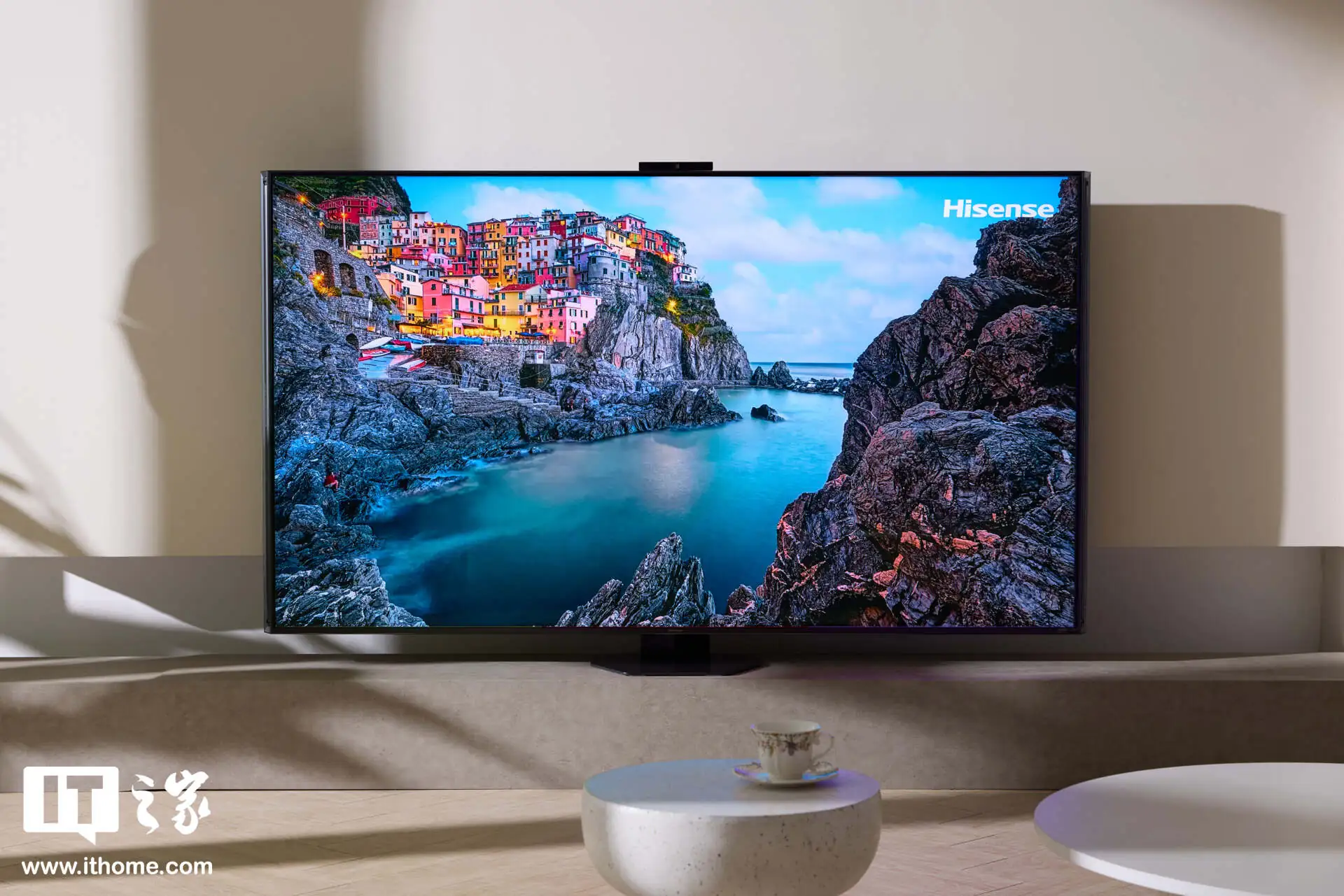 【IT之家评测室】海信 UX2026 款 RGB-Mini LED 电视体验:玲珑 4 芯真彩背光,中国技术再次定义全球彩电标准
