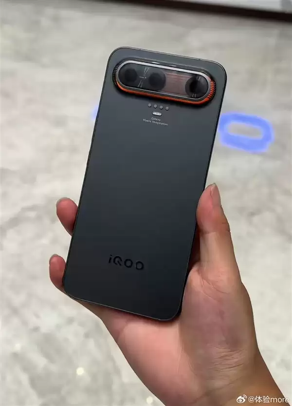 iQOO X十周年概念机亮相:骁龙8E10 Pro+15000mAh 性能党的梦想机