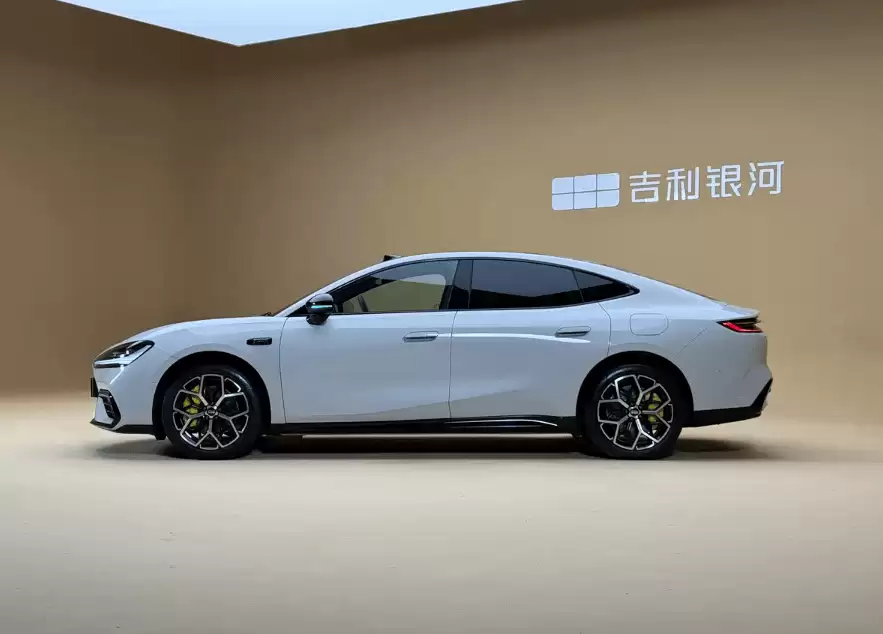 跳出同质化模板：银河TT以独特内饰设计展现新能源新思路