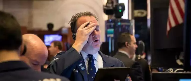 西部数据、美光科技、闪迪、英特尔，盘前集体大跌