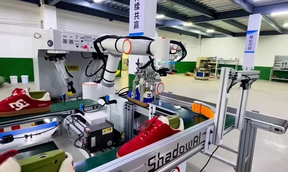 4D世界模型跨过工业量产门槛 影身智能跑通物理智能全链路