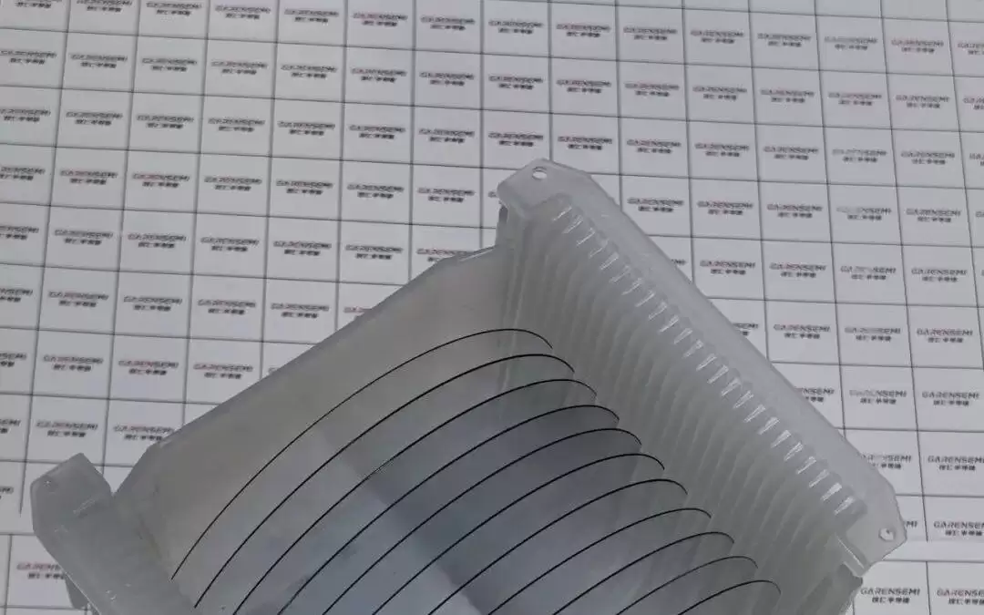 全球首发：国产镓仁半导体建成6/8英寸氧化镓同质外延量产线