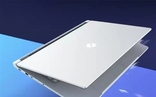 10999元 机械革命耀世18 Pro上新：Ultra 7 251HX、RTX5060