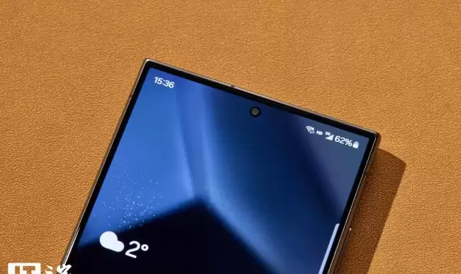 曝三星 Galaxy S27 Ultra 手机前摄升级 1600 万像素、方形传感器