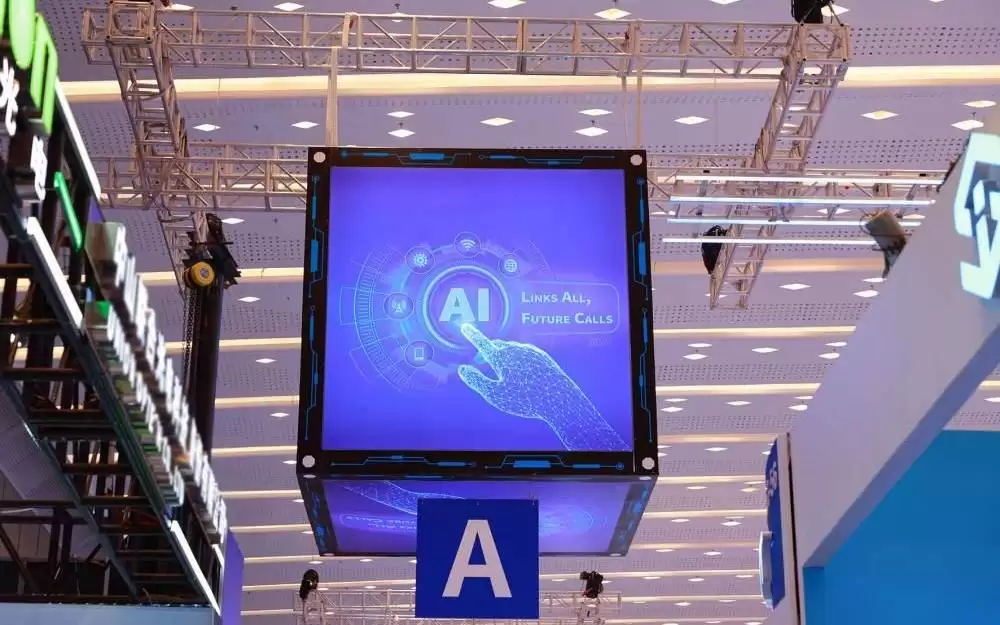 Omdia:预计2026年全球近眼显示出货量将达到1453万台 同比增长16%