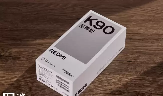 REDMI K90 至尊版太空银欣赏极简工艺与未来复古之美