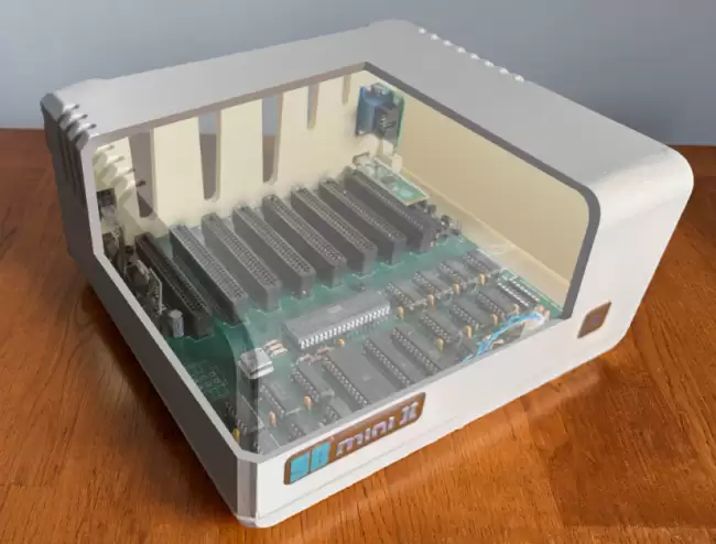SB Mini II 登场：硬件复刻苹果 Apple II Plus 电脑 6502 CPU+48K 内存