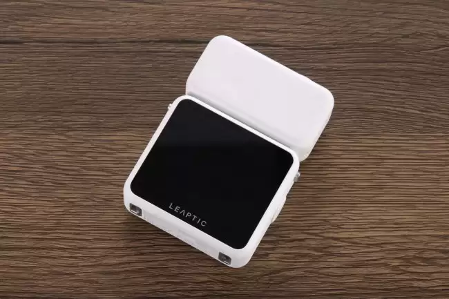 光子跃迁 LEAPTIC Cube 拇指相机56g 8K AI 磁吸拼装体验