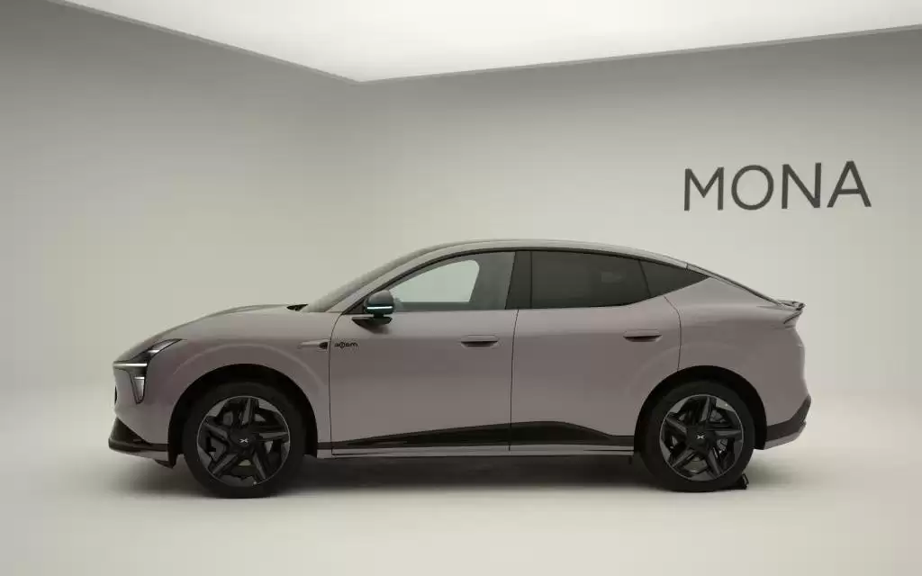 小鹏MONA L03静拍：一台给足年轻人情绪价值的SUV