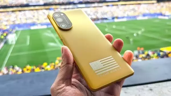 Trump Phone T1实测曝光：高辨识度设计与影像