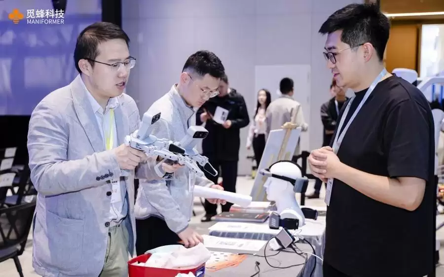 上海具身智能半小时供应链全球独有，机器人预计2030年智能涌现