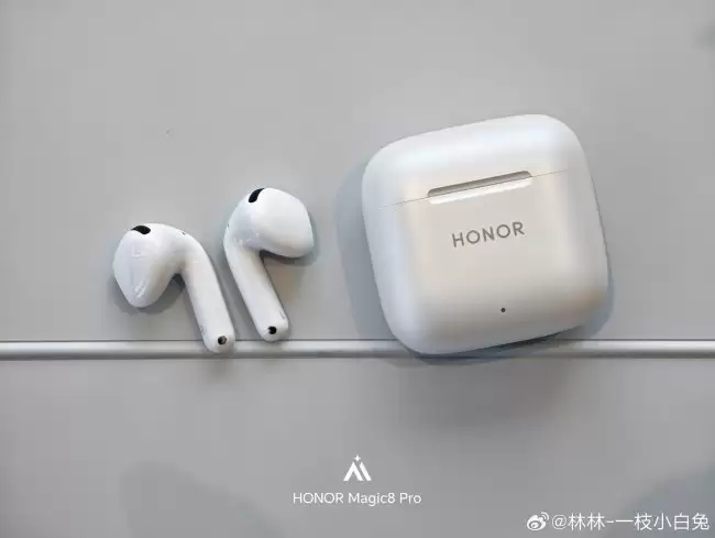 荣耀林林发布 Earbuds 5e 半入耳式降噪耳机支持 LHDC 技术