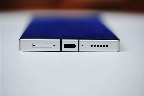 水冷透明机身+真全面屏！红魔 11S Pro+图赏