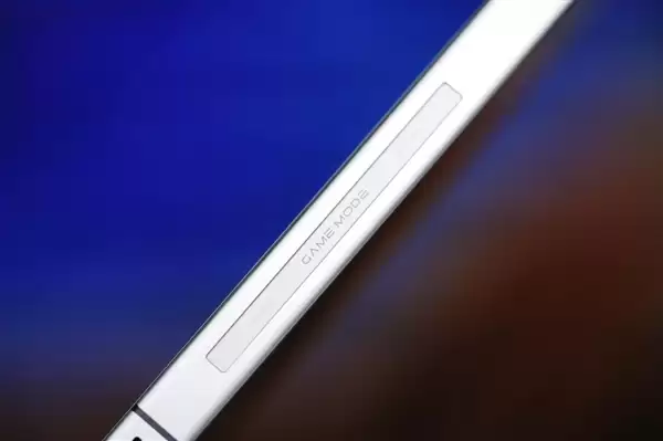 水冷透明机身+真全面屏！红魔 11S Pro+图赏