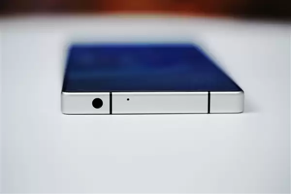 水冷透明机身+真全面屏！红魔 11S Pro+图赏