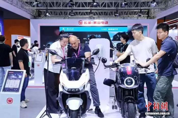 2026华南电动车展广州启幕 智能化新品频出 海外采购团精准对接
