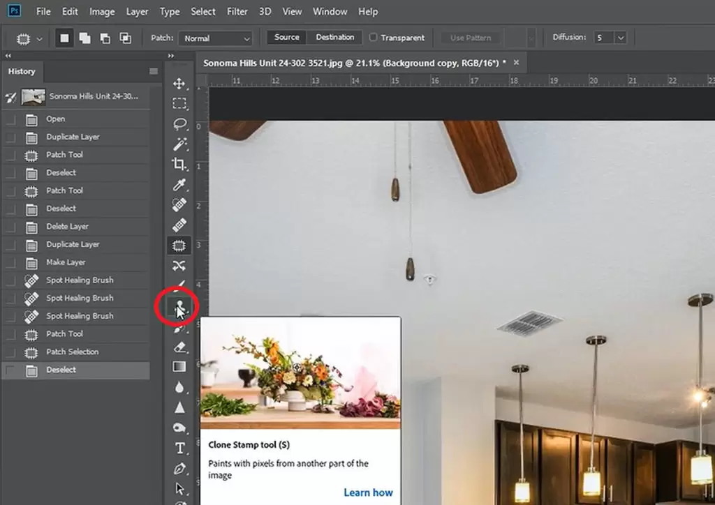 Photoshop 中仿制图章用于移除普通照片中的多余物体